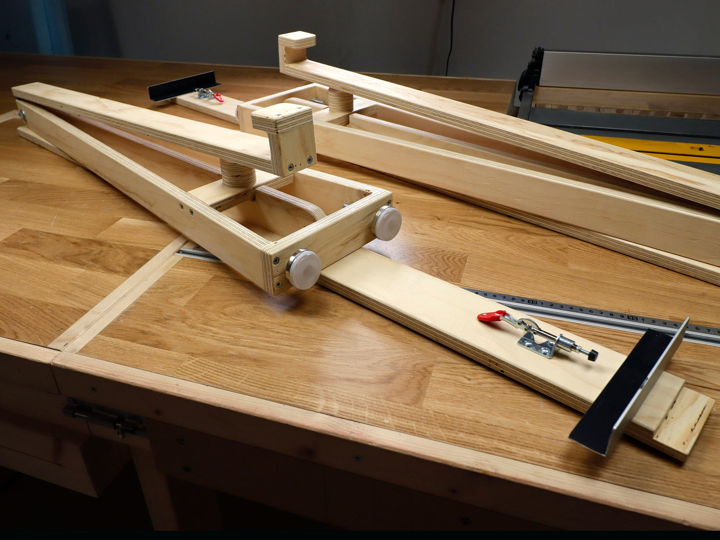 Table saw infeed support arm | Plans in Imperial & Metric