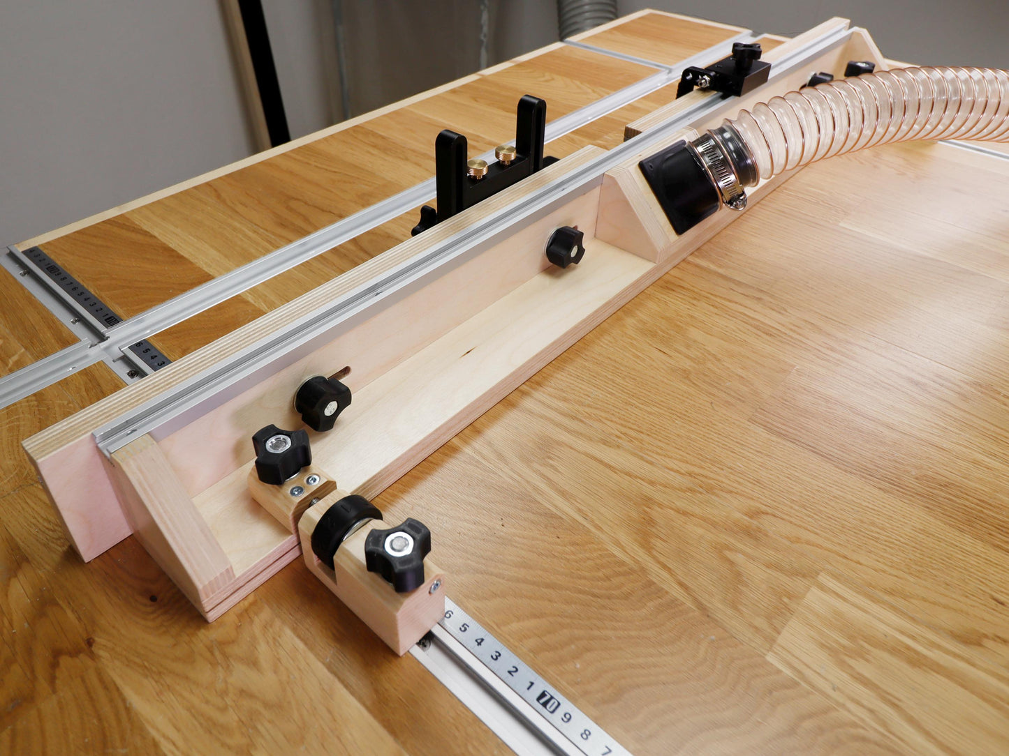 Router Table Fence Plans – Easy Build, Metric & Imperial, 3D Printable Parts, Micro Adjusters, T-Tracks, Dust Port for 2'' and 2.5'' Hoses